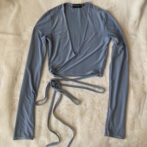 Baby blue crop long sleeve top